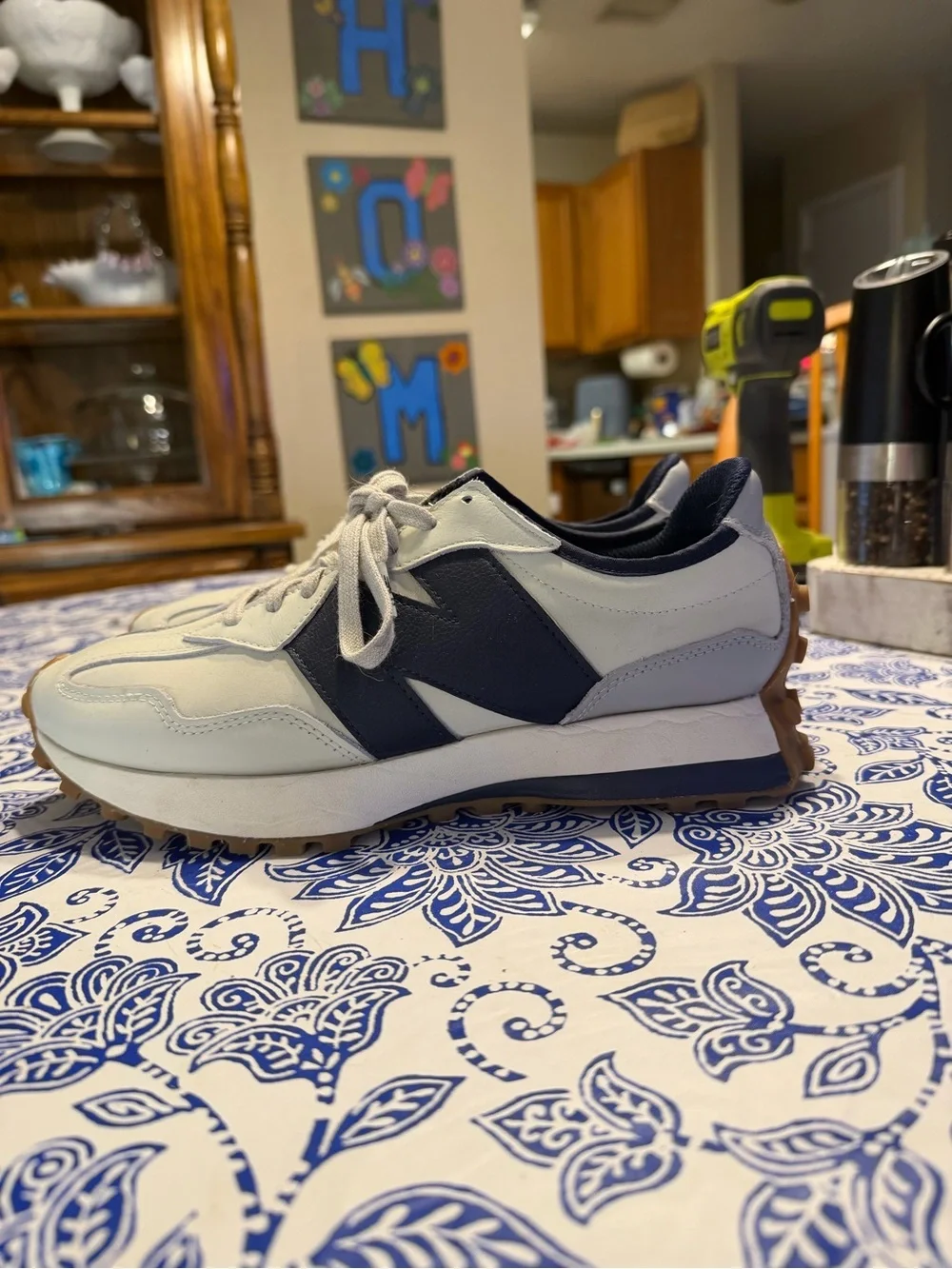 New Balance Figs 327 - Picture 2 of 8